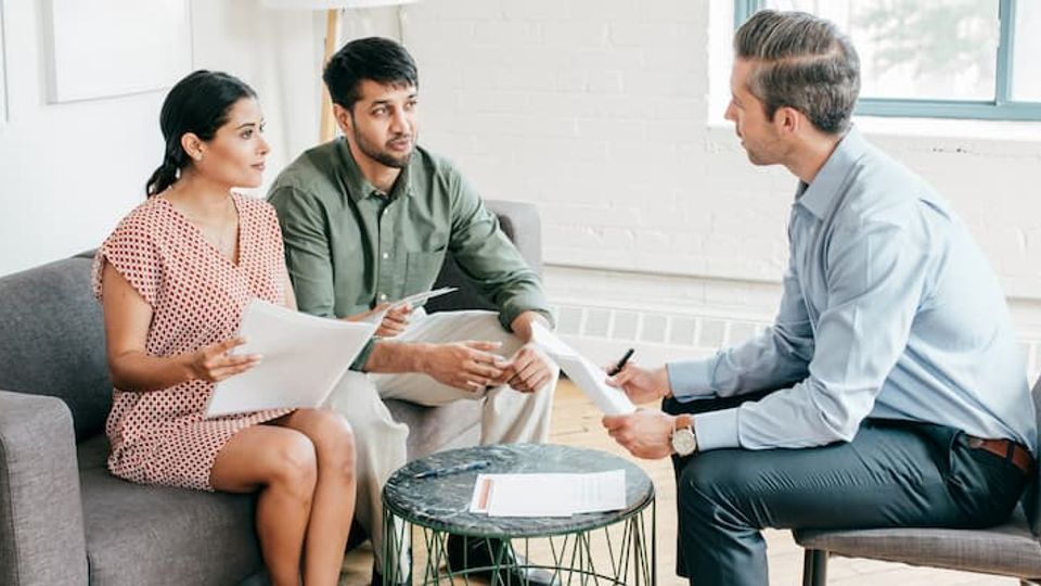 banner-do-i-need-home-insurance-before-settlement